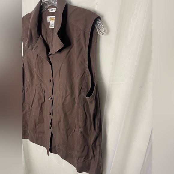 Talbots brown collared button down tank top. Wrinkle resistant stretch tank. - Picture 4 of 5